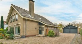 gravel-patio-side-driveway-cork