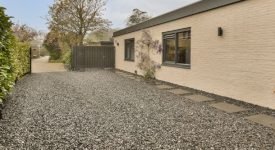 gravel-side-driveway-cork