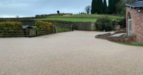 resin-bound-driveways-grey-back-cork