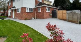 resin-bound-driveways-light-grey-side-cork